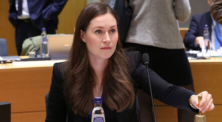 Finlandiya Başbakanı Marin kürsüde ağladı - dunya