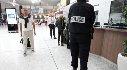 Fransa Havalimanı'nda bıçaklı saldırgan paniği - dunya
