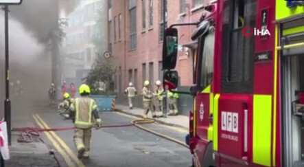 Londra'da metro istasyonunda yangın - dunya