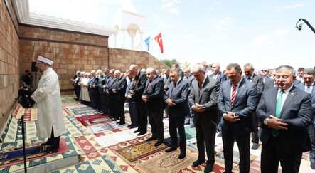 Malazgirt’te Cuma namazı: Cumhurbaşkanı Erdoğan ve Bahçeli yan yana kıldı - gundem