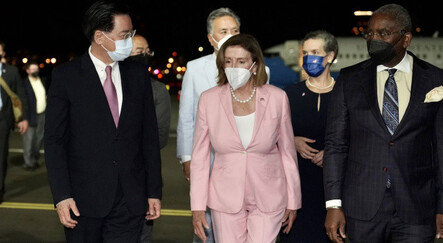 Pelosi Tayvan'dan ayrıldı - dunya
