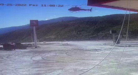 Akaryakıt istasyonuna inen helikopter şoke etti Yakıt alıp, hiçbir şey olmamış gibi devam etti - ekonomi