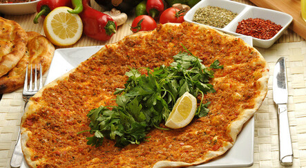 Ayransız olmaz, yemeye doyulmaz: 1 lahmacun kaç kalori? Diyetteyken lahmacun yenir mi? - saglik