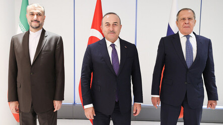 Bakan Çavuşoğlu, Rus ve İranlı mevkidaşları ile toplantı yaptı - gundem