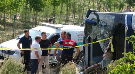 Çanakkale'de facia! Tur otobüsü devrildi: 1 kişi öldü, 54 yaralı - yasam