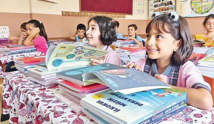 Devlet ücretsiz dağıttı, öğrencilerden halen kaynak isteniliyor - ekonomi