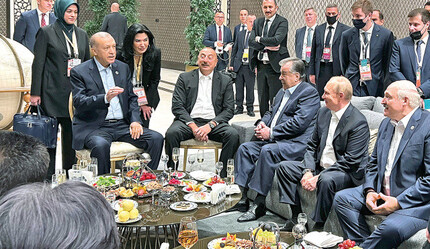 Dünya bu fotoğrafı konuşuyor! Erdoğan zirvede ev sahibi gibi - gundem