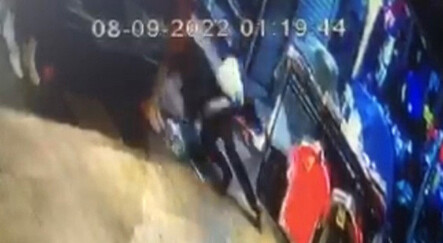 Eminönü'nde dehşet anlar!  Yeraltı çarşısı savaş alanına döndü! Vatandaşlar canlarını zor kurtardı - yasam