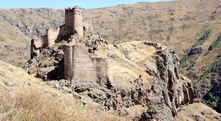 Gizli giriş kapısı var! Turistlerin gözde noktası ve zirvedeki kale hakkında dikkat çeken karar - ekonomi