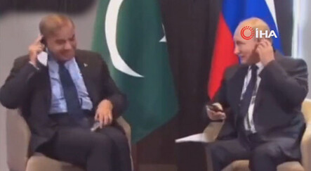 İkili görüşmede kulaklık krizi: Şerif'in zor anları Putin'i güldürdü - dunya