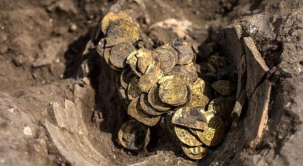 Kazmayı vurdukça fışkırdı, küp küp altın çıktı - gundem