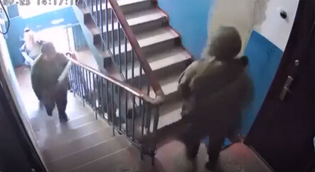 Rus askerleri kapı kapı dolaşıyor: Ukrayna'da silah zoruyla referandum - dunya