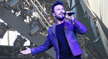 Sahnesi çökmüştü! Tarkan İzmir konserinin yeni yeri belli oldu… Ünlü şarkıcı sosyal medyadan duyurdu - yasam