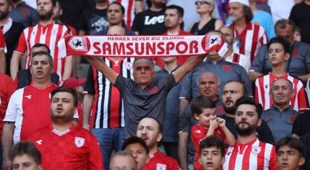 Samsunspor teknik direktörsüz çıktığı maçta Sakaryaspor'u 3-2 mağlup etti - spor