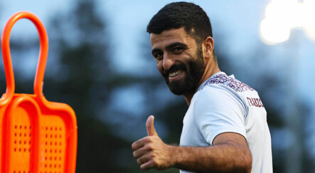 Umut Bozok piyanoyla Trabzonspor marşı çaldı!