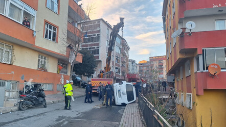Freni boşalan minibüs 13 yaşındaki çocuğa çarpıp ölümüne sebep oldu - Yaşam