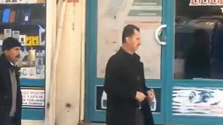 Herkes onu ararken Diyarbakır'da ortaya çıktı! Esad'a benzeyen adam gündem oldu - Gündem