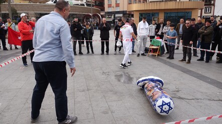 Rize'de Netanyahu 4 raundda nakavt oldu! - Gündem