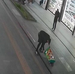 Çöpten aldığı çuvalla oynayan çocuk sokak ortasında boğuluyordu! - Haber